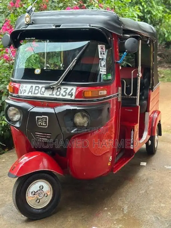 Bajaj RE 2017