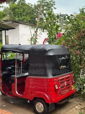 Bajaj RE 2017