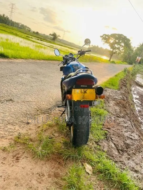 Honda Hornet 2011