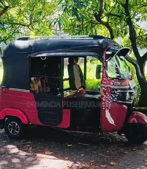Bajaj RE 2017