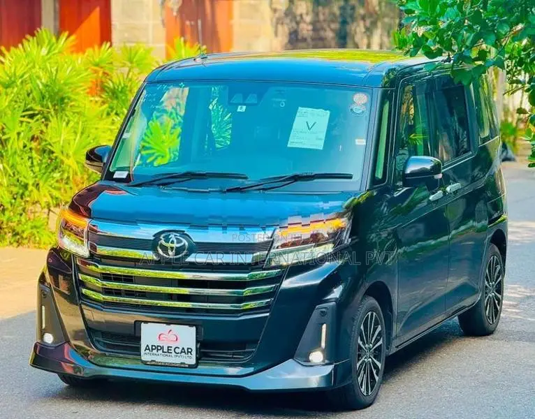 Toyota Roomy Custom GT Line Turbo 2024