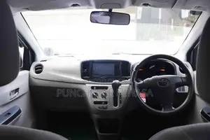 Toyota Pixis 2014