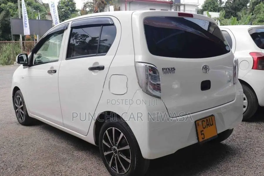 Toyota Pixis 2014