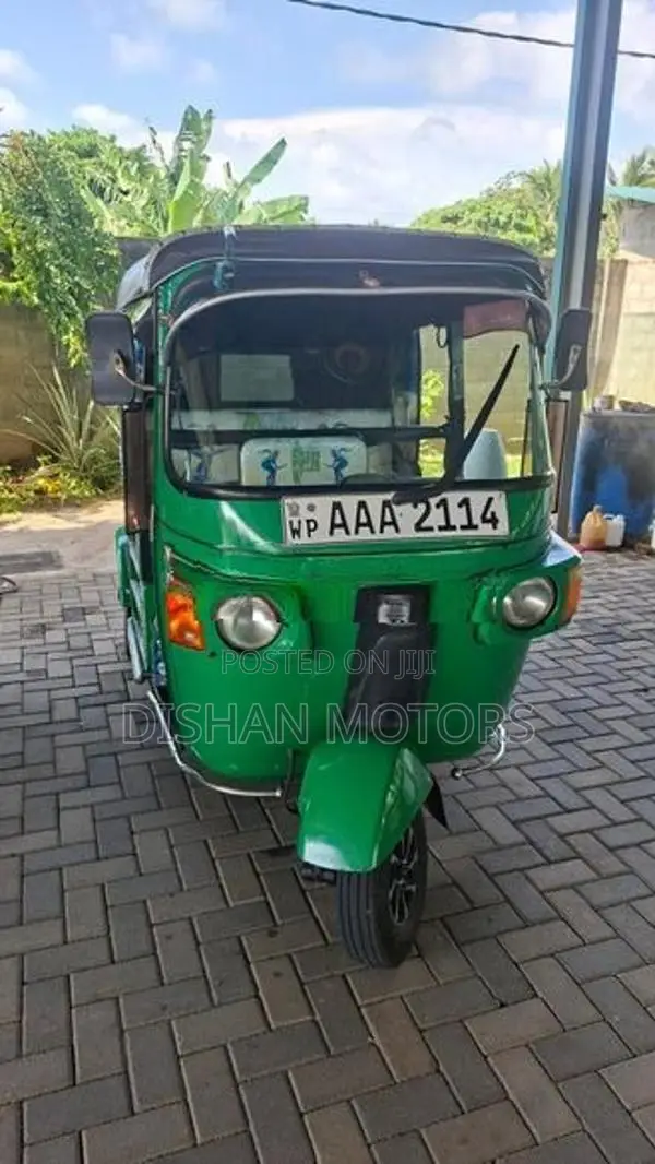 Bajaj RE 4strok 2012