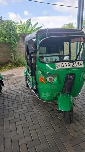 Bajaj RE 4strok 2012
