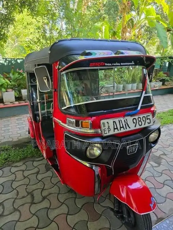 Bajaj RE 2014