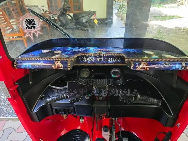 Bajaj RE 2014