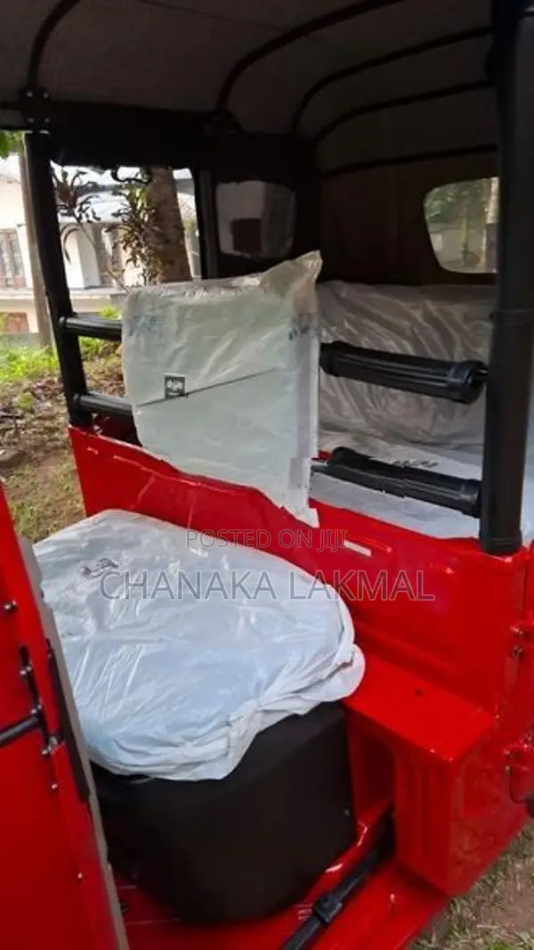 Bajaj RE 2026