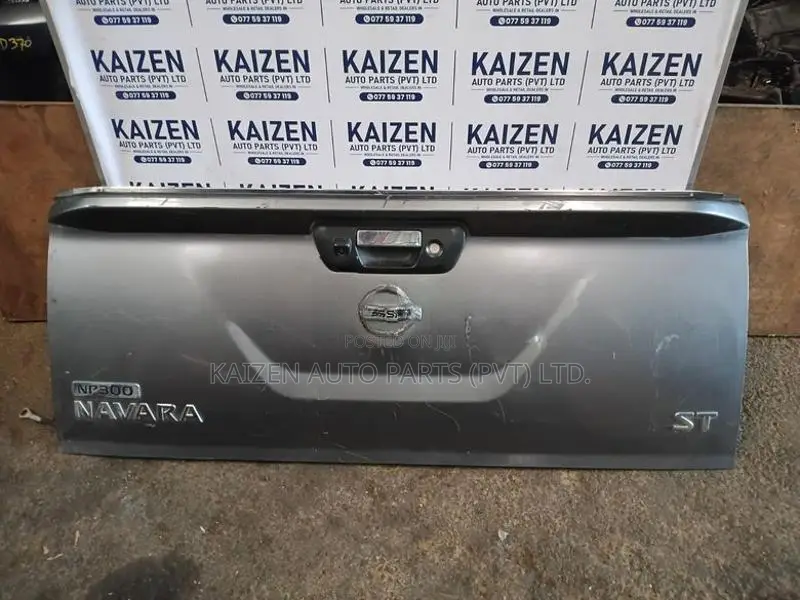 Nissan Navara Dicky Door