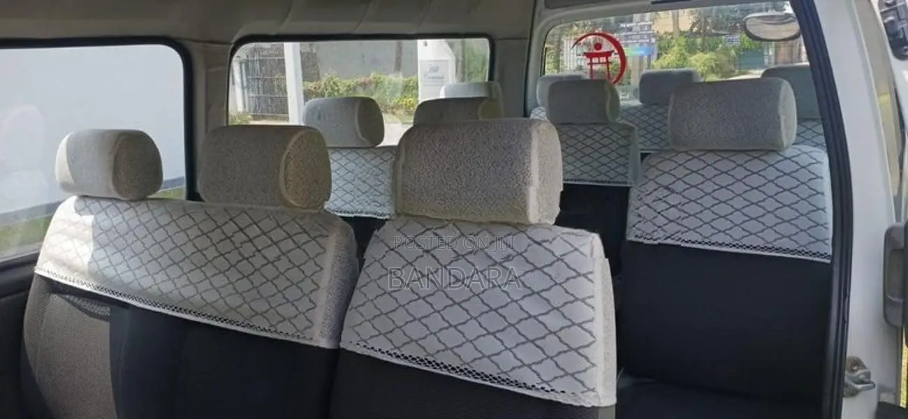 Nissan Caravan 2002
