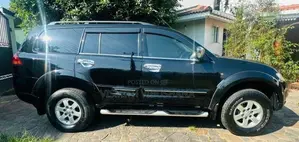 Mitsubishi Montero Sport 2012