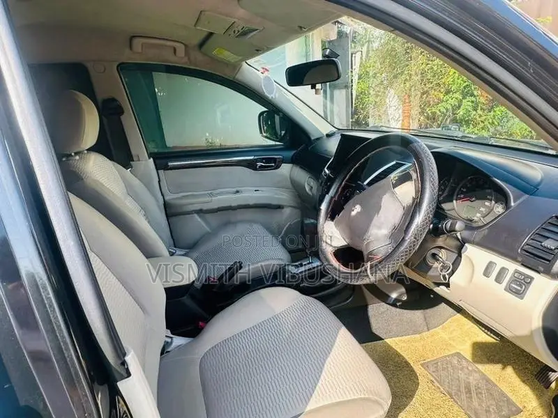 Mitsubishi Montero Sport 2012