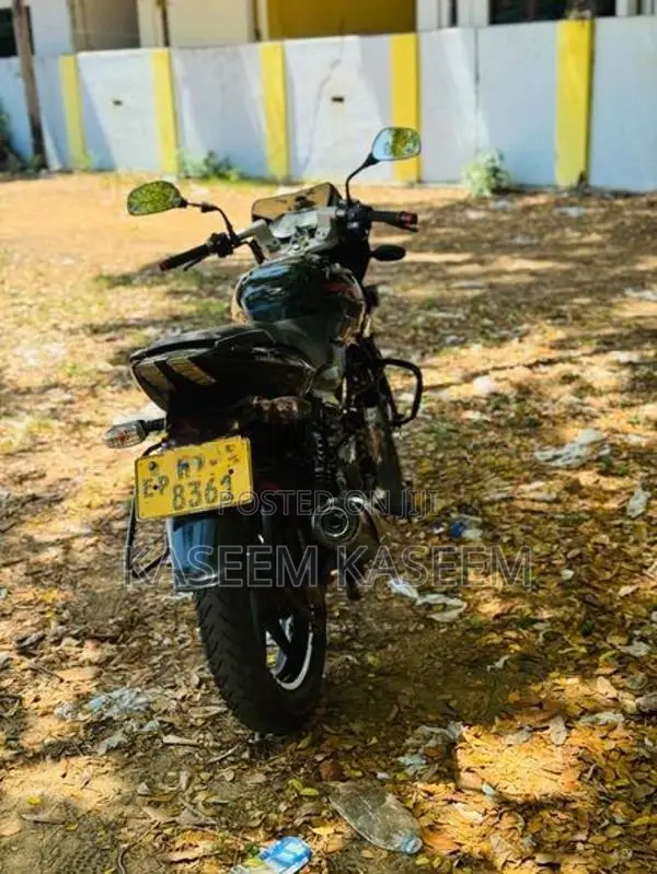 Bajaj Pulsar 180 2011