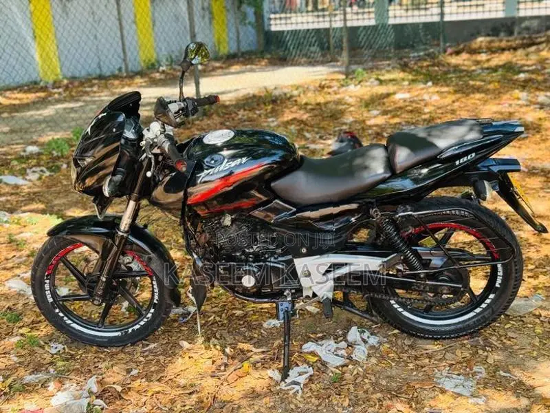 Bajaj Pulsar 180 2011