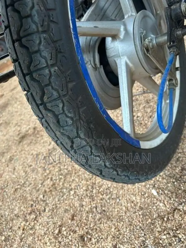 Bajaj CT100 2024