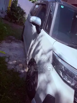 Toyota Roomy 25 CustomGT BT 2026