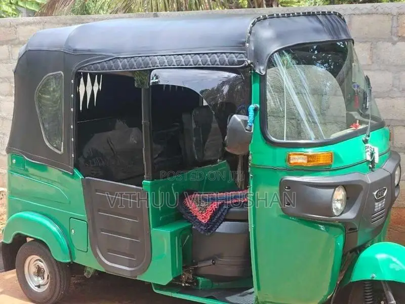 Bajaj RE 2025