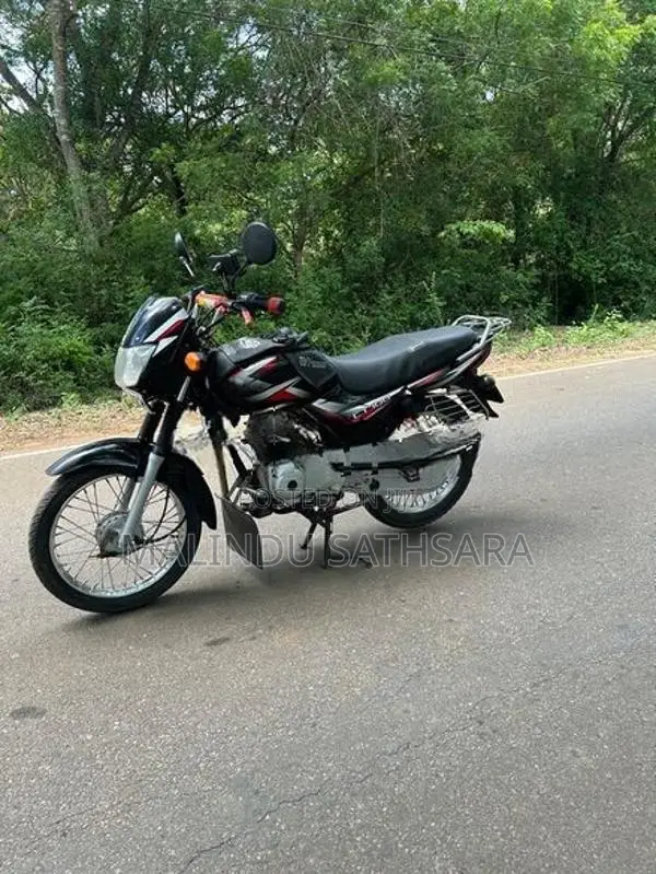 Bajaj CT100 2016