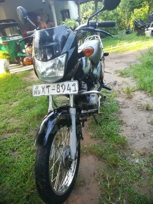 Bajaj CT100 2012