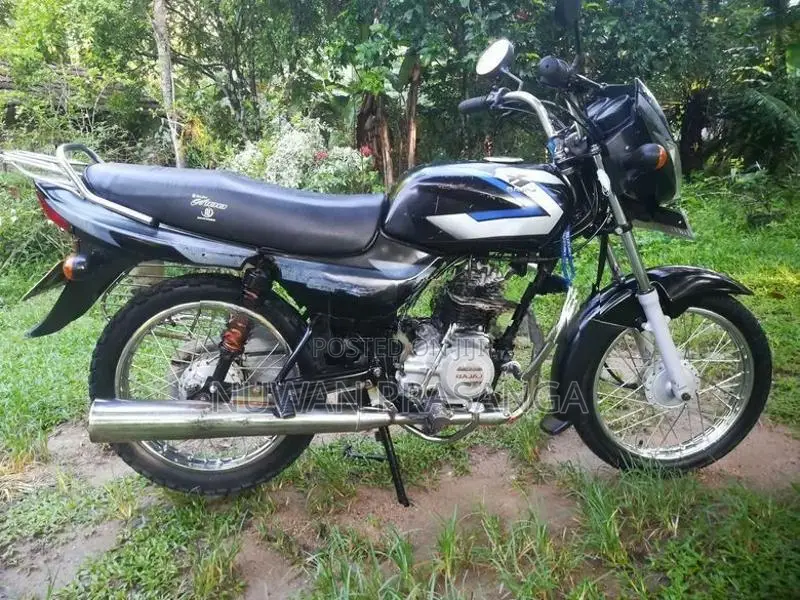 Bajaj CT100 2012
