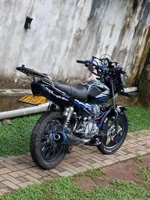 Bajaj CT100 ES 2024