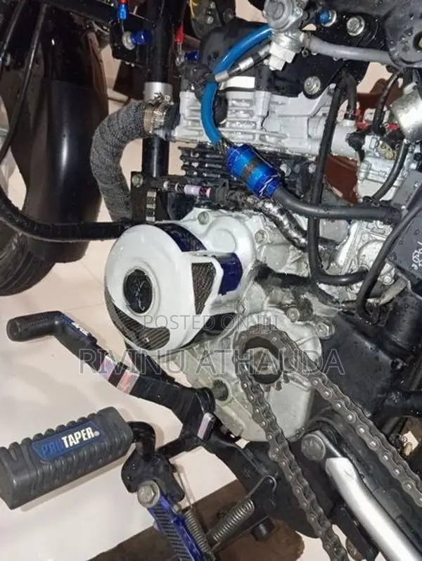 Bajaj CT100 ES 2024