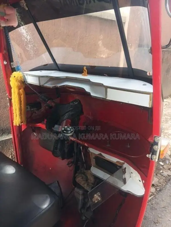 Bajaj RE 1992