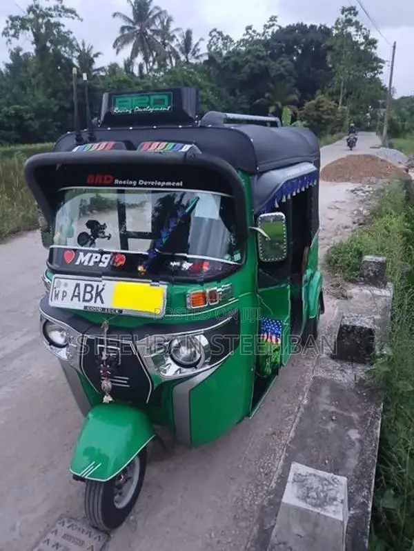 Bajaj RE 2016