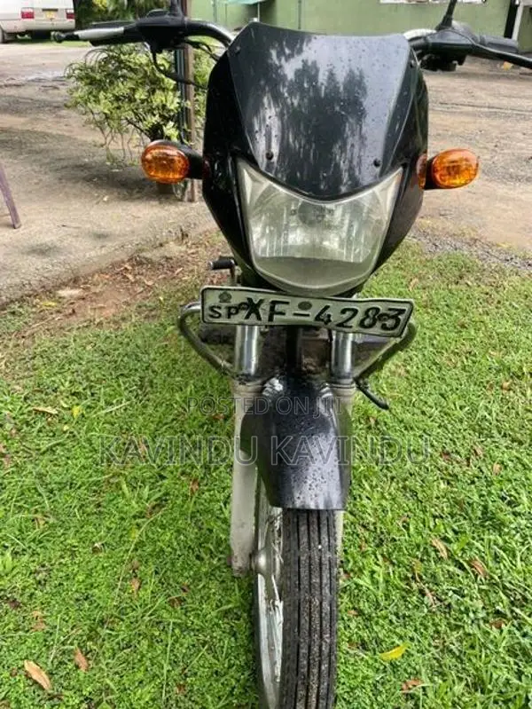 Bajaj CT100 2011