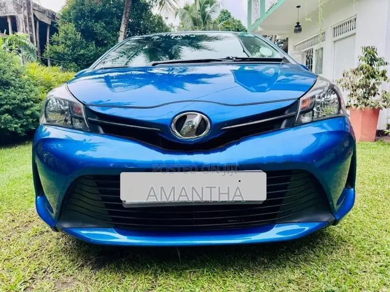 Toyota Vitz 2015