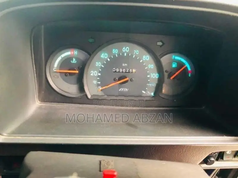 Suzuki Omni 2010