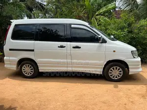 Toyota Noah KR42 2007