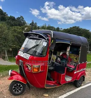 Bajaj RE 2012