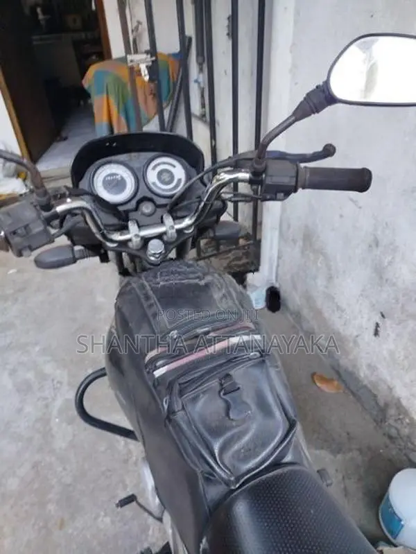 Bajaj Platina 100 ES 2015