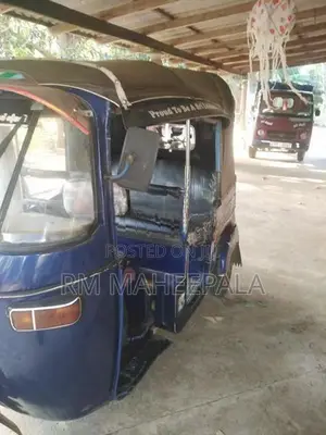 Bajaj RE 2004