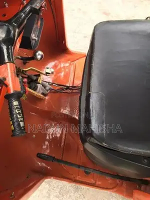 Bajaj RE 2001