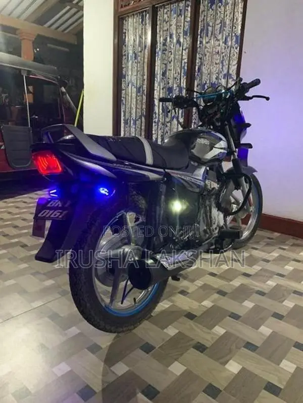 Bajaj CT100 2026