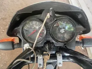 Bajaj CT100 2025
