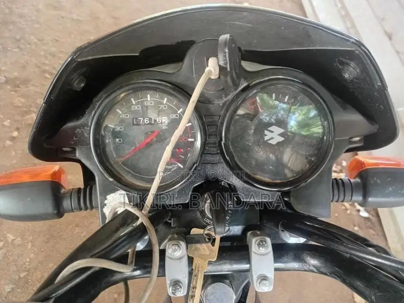 Bajaj CT100 2025