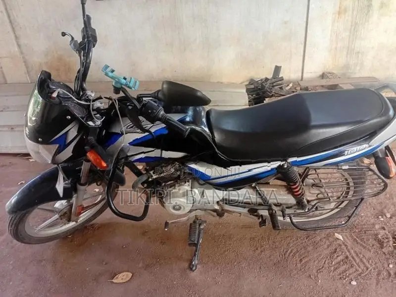 Bajaj CT100 2025