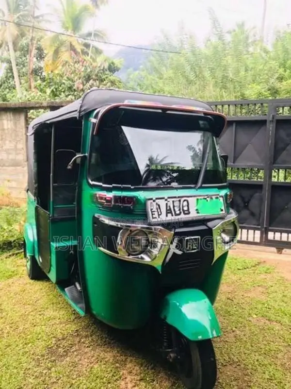 Bajaj RE 2015