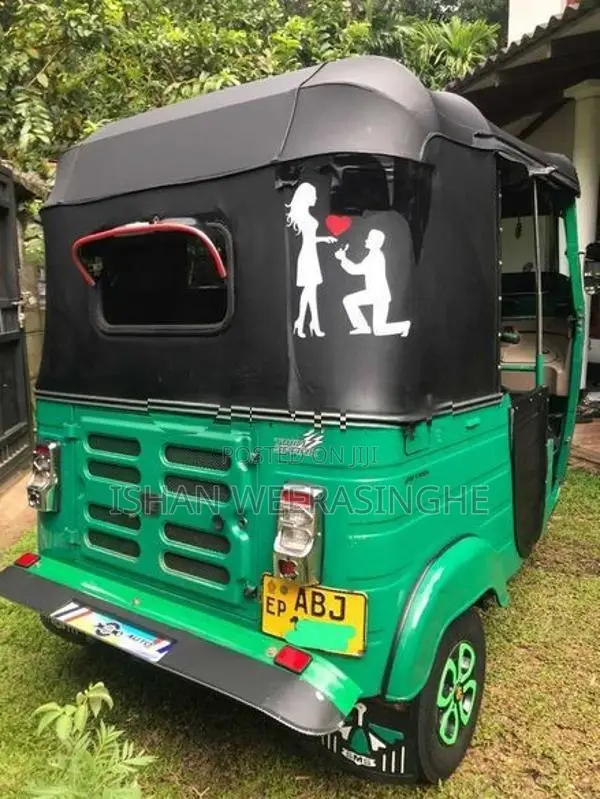 Bajaj RE 2015