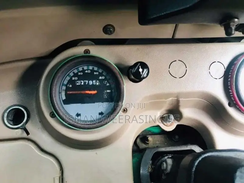 Bajaj RE 2015