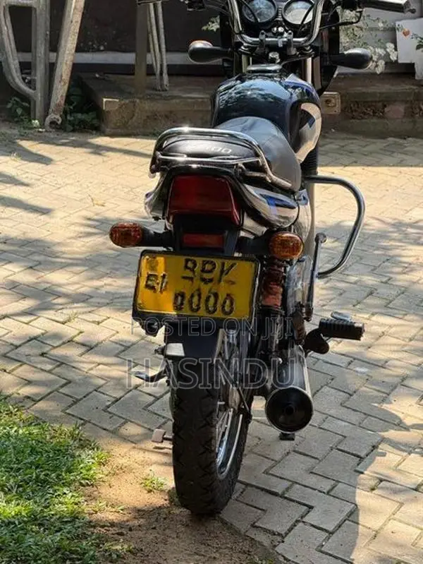 Bajaj CT100 2014