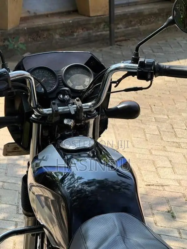 Bajaj CT100 2014