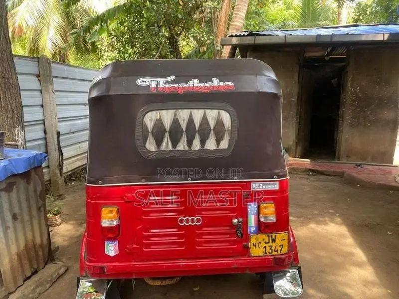 Bajaj RE 2012