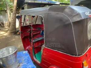 Bajaj RE 2012