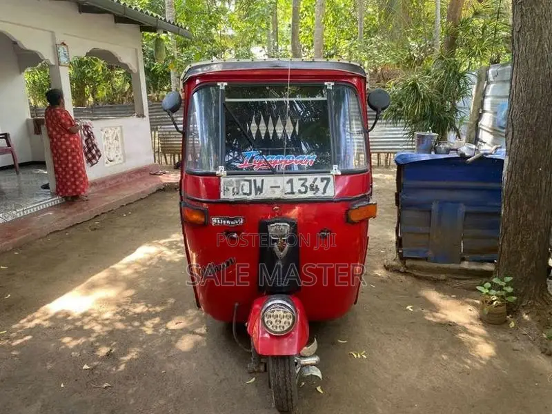 Bajaj RE 2012