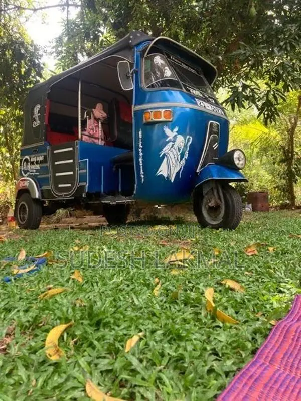 Bajaj RE 2021