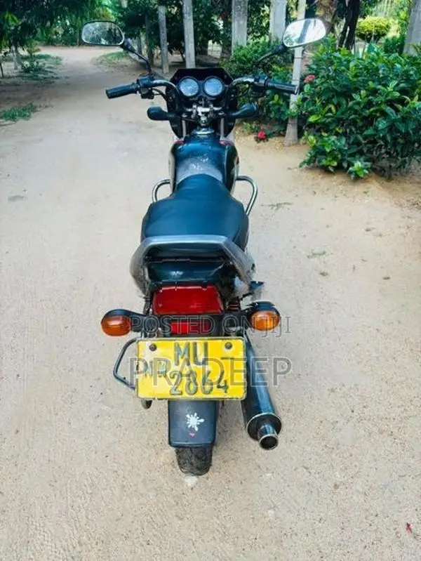 Bajaj CT100 2006